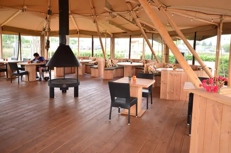 Eetcafé Lekzijde im TIPI